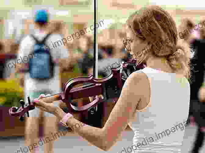 A Captivating Image Of A Street Performer Playing The Violin In A Subway Station, Surrounded By A Captivated Audience. The Fiddler In The Subway: The Story Of The World Class Violinist Who Played For Handouts And Other Virtuoso Performances By America S Foremost Feature Writer